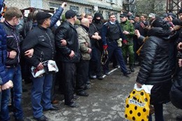Miền đông Ukraine tẩy chay bầu cử tổng thống 
